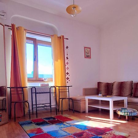 Super Central - Lovely One-Bedroom Apartment On Victoriei Avenue Bucureşti Ngoại thất bức ảnh