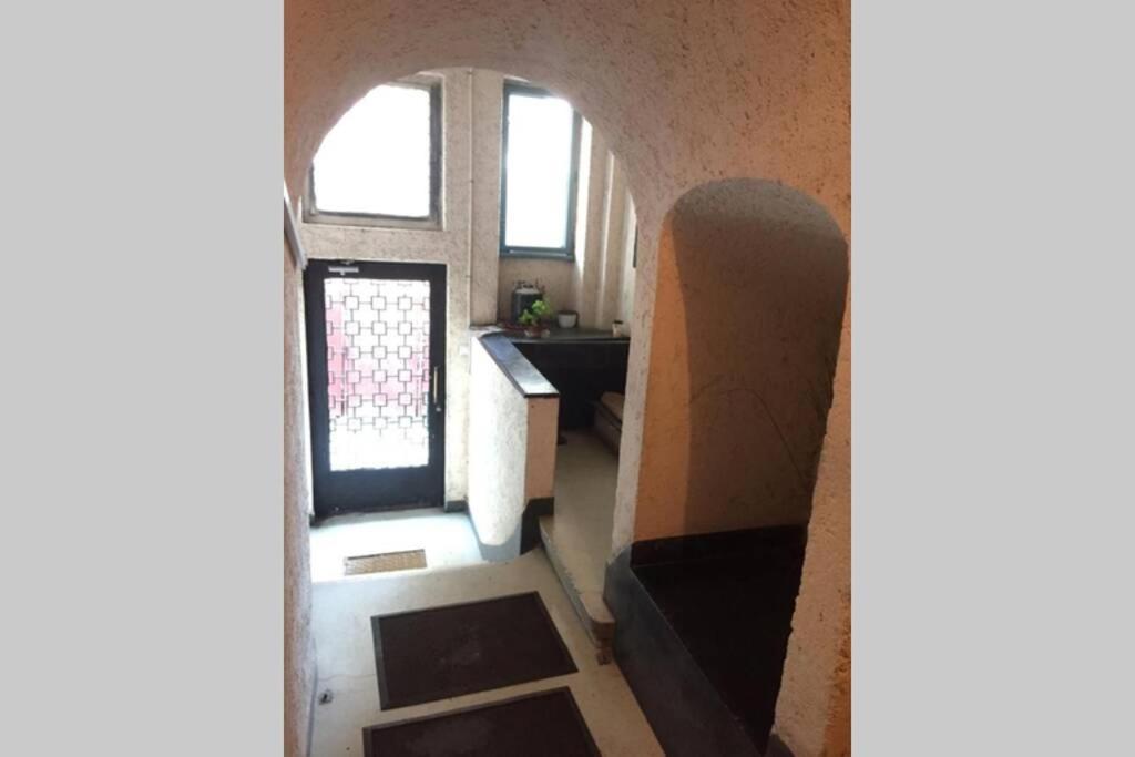 Super Central - Lovely One-Bedroom Apartment On Victoriei Avenue Bucureşti Ngoại thất bức ảnh