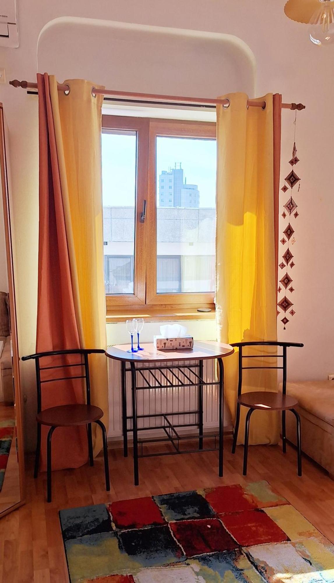 Super Central - Lovely One-Bedroom Apartment On Victoriei Avenue Bucureşti Ngoại thất bức ảnh